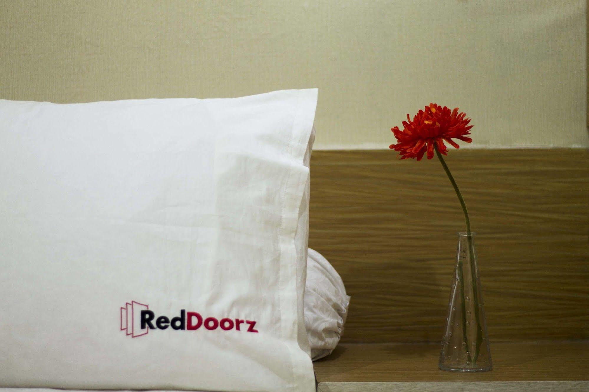 فندق Reddoorz @ Setrasari باندونج المظهر الخارجي الصورة